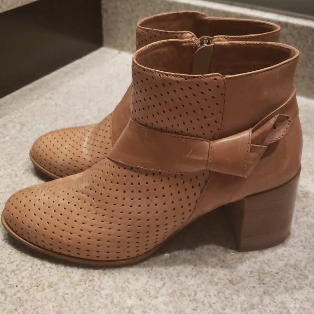 Johnston & Murphy Tan Leather Booties